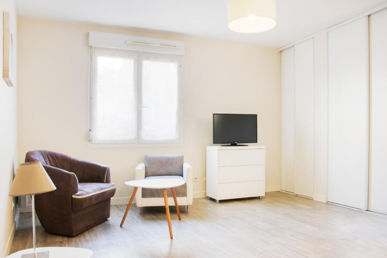 Apartament Le 12 Carnot - Serenite Assuree Dans Ce Grand Studio Poitiers Zewnętrze zdjęcie